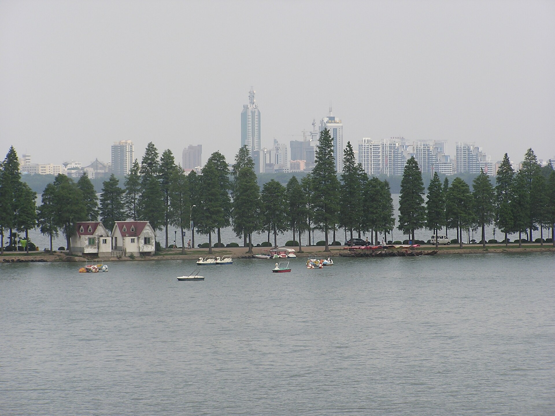 Wuhan East Lake, Wuhan